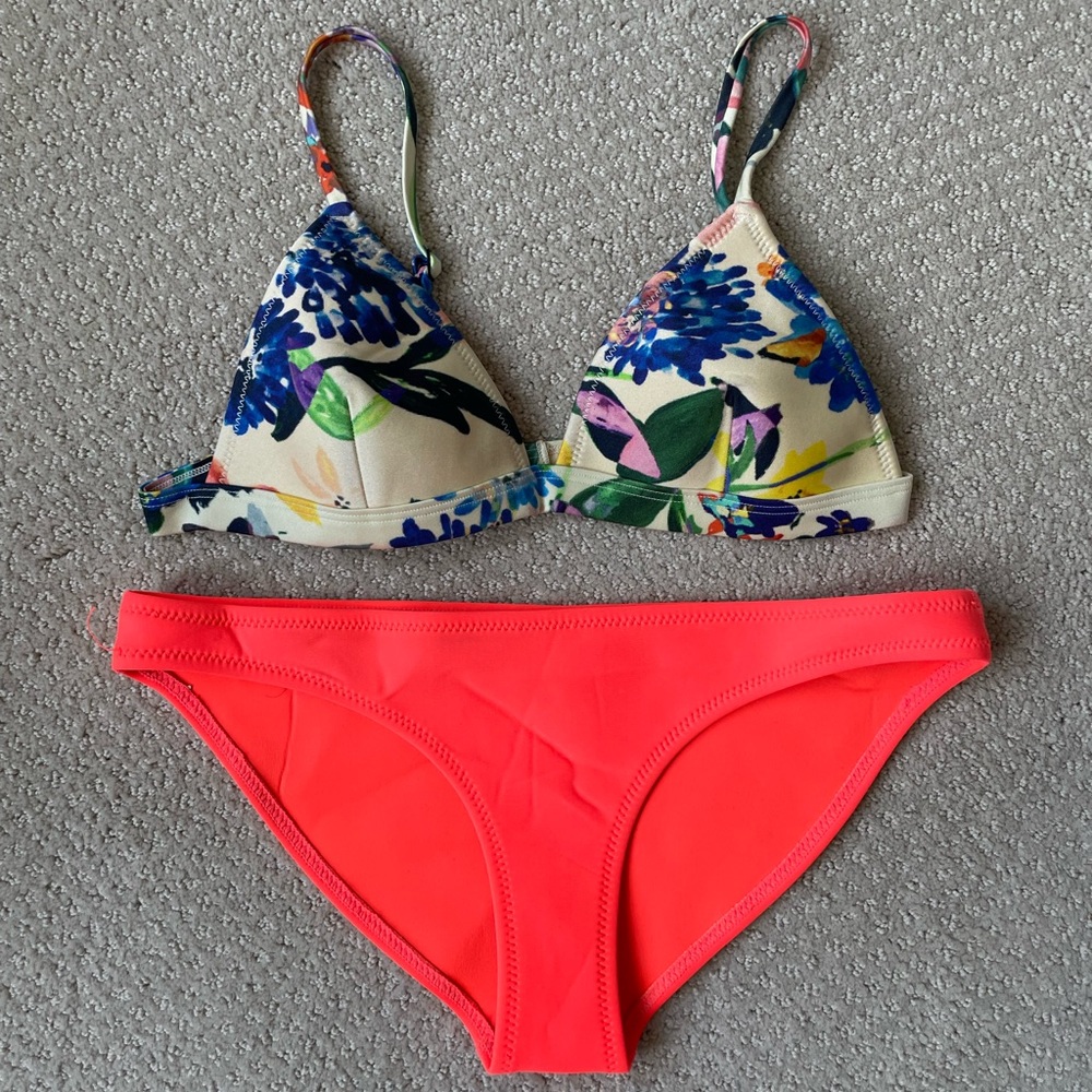TRIANGL Swimsuit - top and bottom